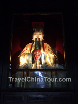Liu Bei statue