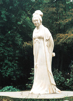 xue tao statue