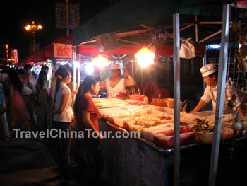 guilin night market shopping