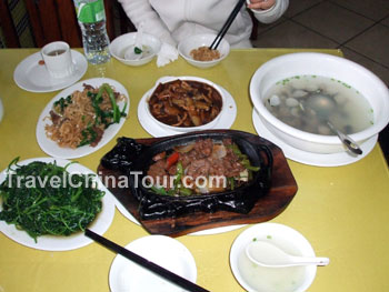 Haikou Bus Station restaurant meal.