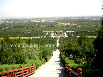 Mausoleum of Emperor Qin Shihuang 